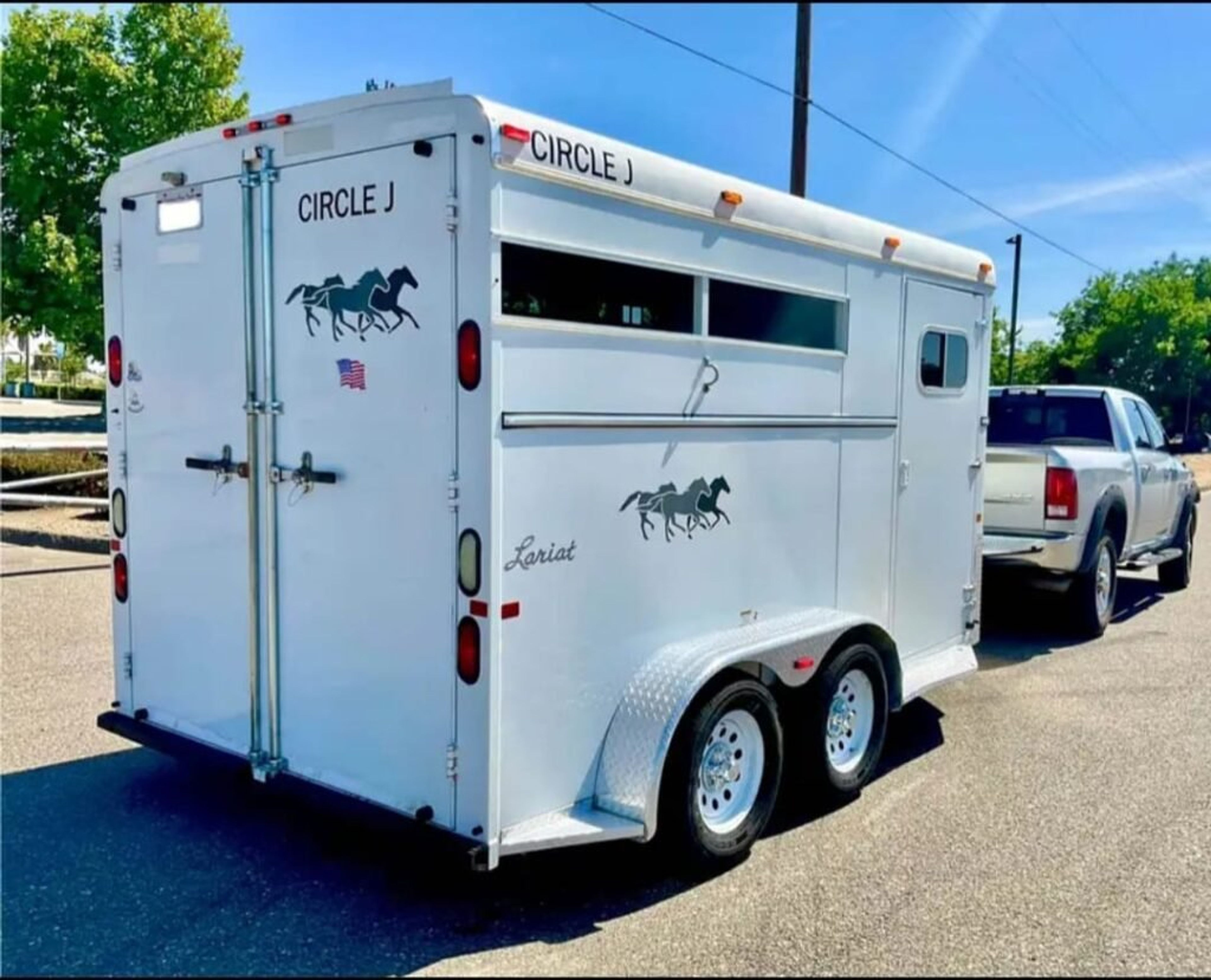 2007 Circle J 2 Horse Trailer Slant Load — view 3