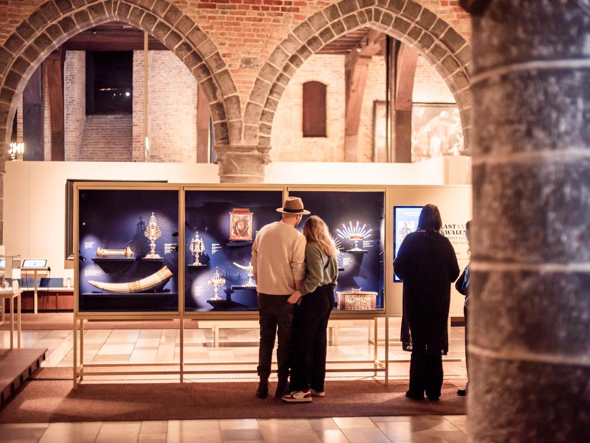 he Museum Sint-Janshospitaal (Museum St. John's Hospital) in Bruges, Belgium. It is one of the oldest preserved hospital buildings in Europe, with a history dating back to the 12th century