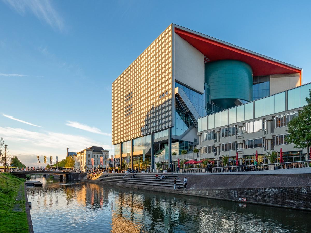 the image is TivoliVredenburg, a music venue in Utrecht, Netherlands