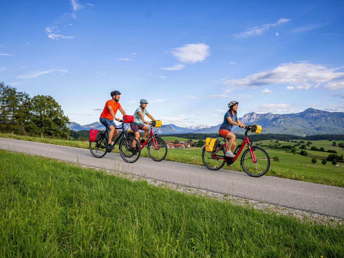 Lake Rieg with friends on bikes