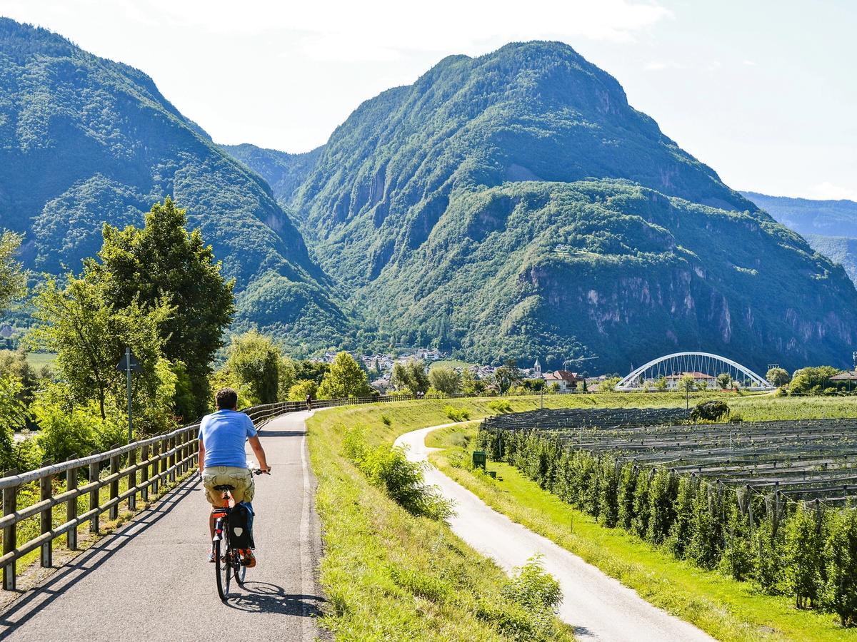 Ciclovia Valle dell'Adige: Ala - Verona is a trail located in Ala, Trentino, Italy