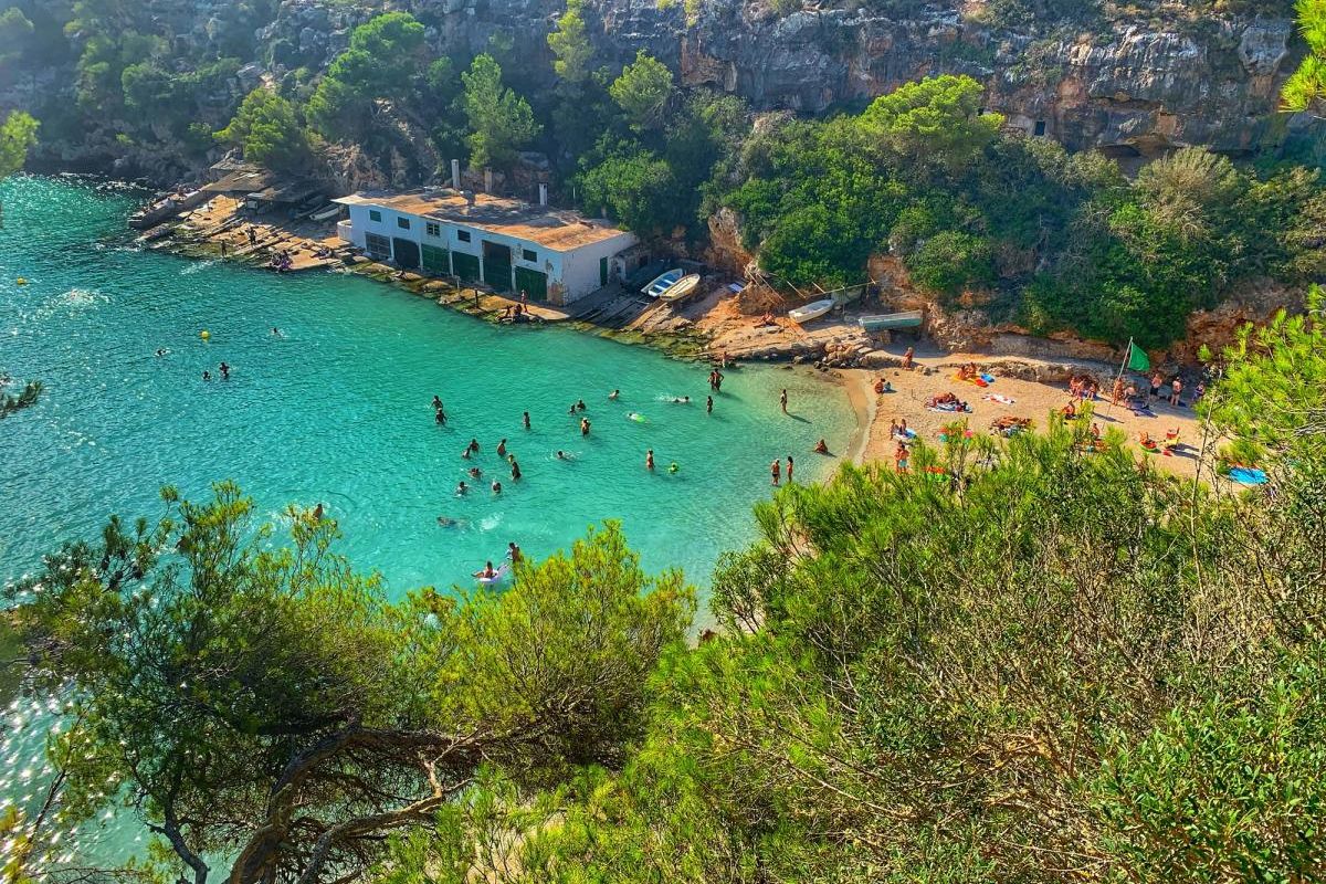 Cycle to the beaches of Majorca