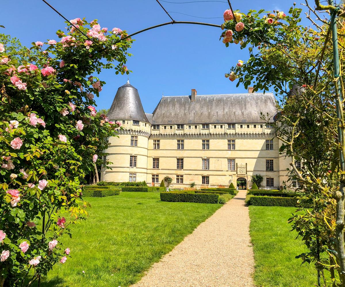 Castles and Gardens of the Loire Valley