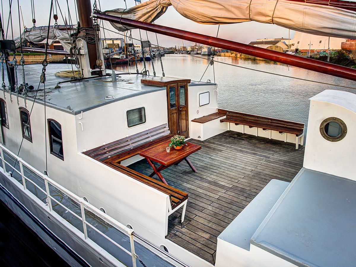 Elizabeth deck