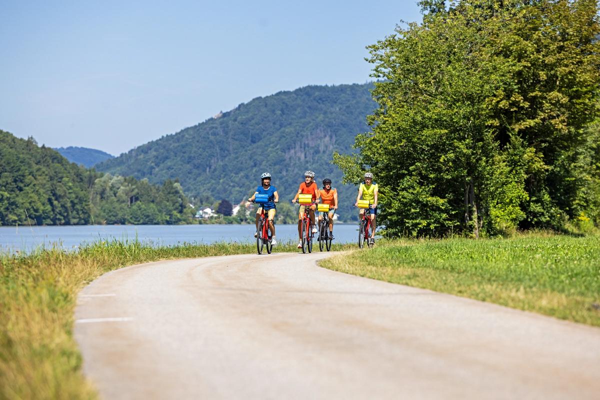 Cycling with friends along the River Danube