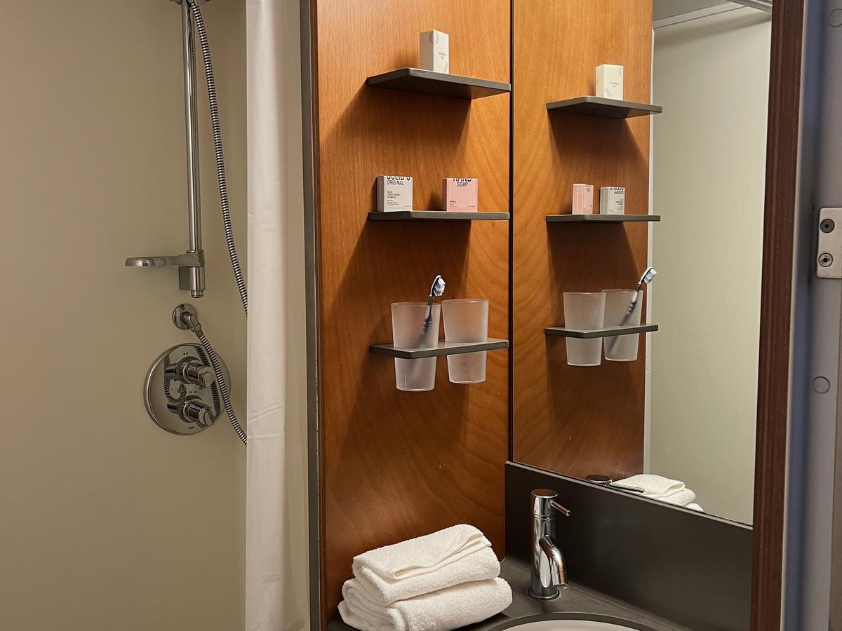 Ave Maria Cabin Bathroom