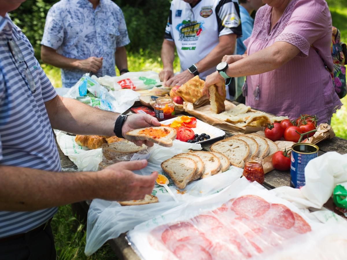 Lunch in the fields of Tuscany