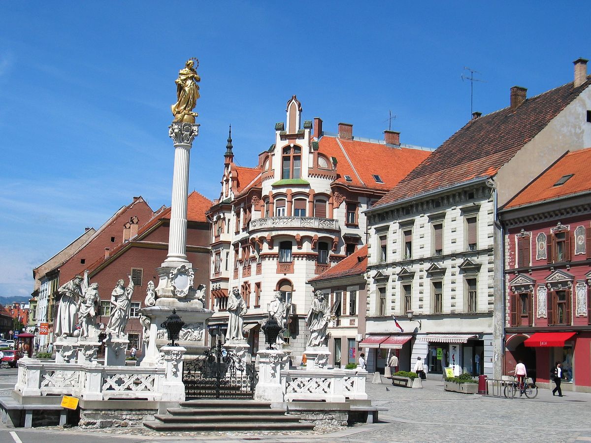 Maribor, Glavni trg - spomenik