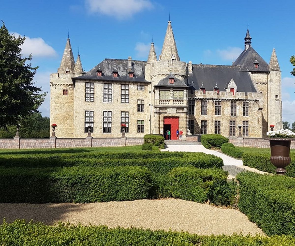 Cycling tour Laarne Castle