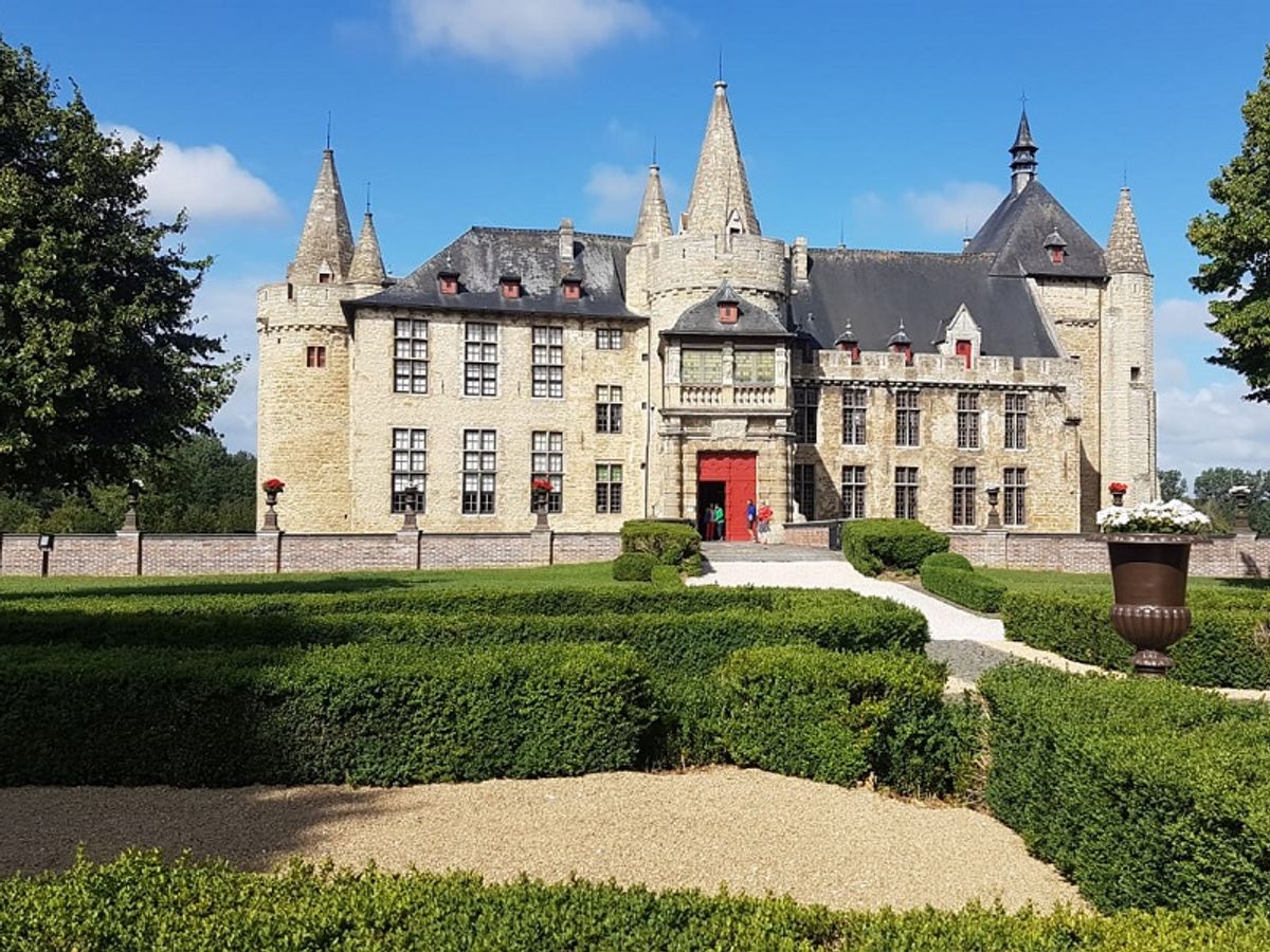 Cycling tour Laarne Castle