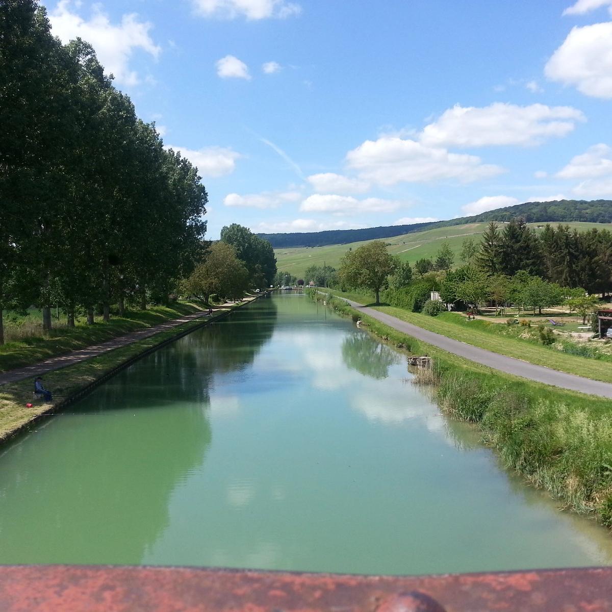Champagne - canal near Epernay