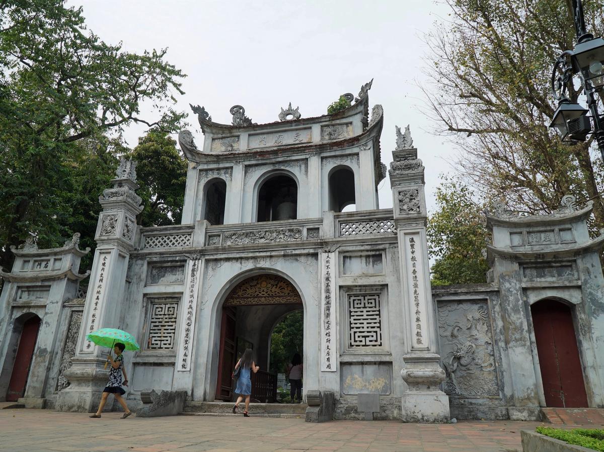 the One Pillar Pagoda (Chua Mot Cot) in Hanoi, Vietnam