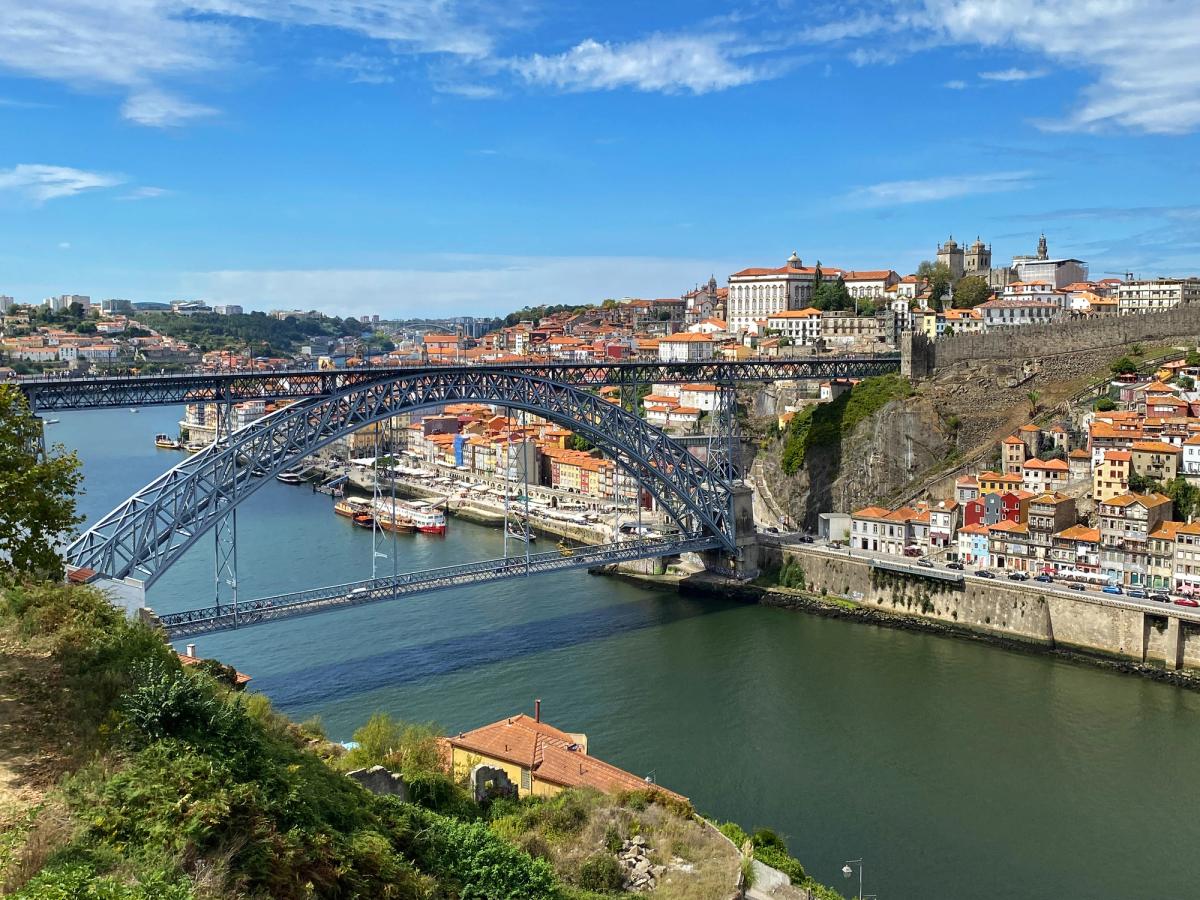 the iconic Dom Luís I Bridge spanning the Douro River in Porto, Portugal