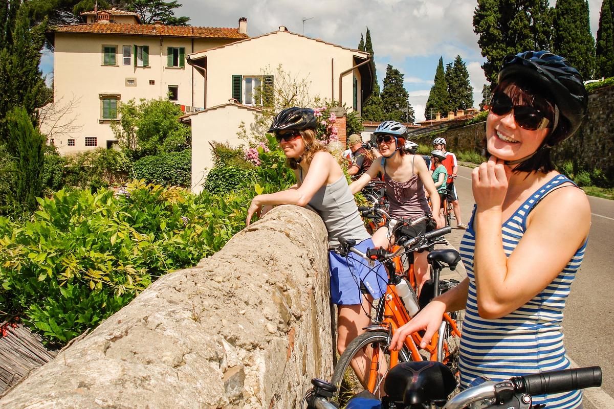 Cycling holiday with friends in Tuscany