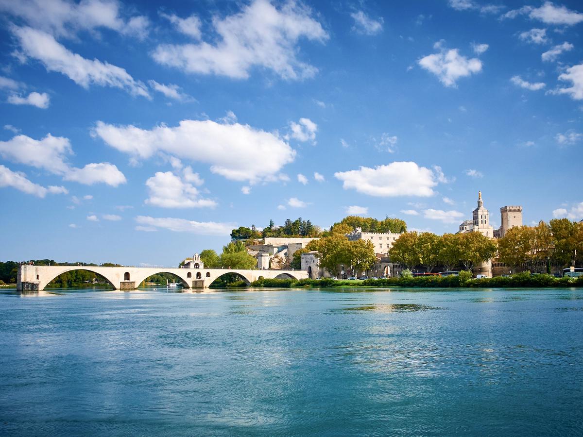 Bike and boat along the River Rhone