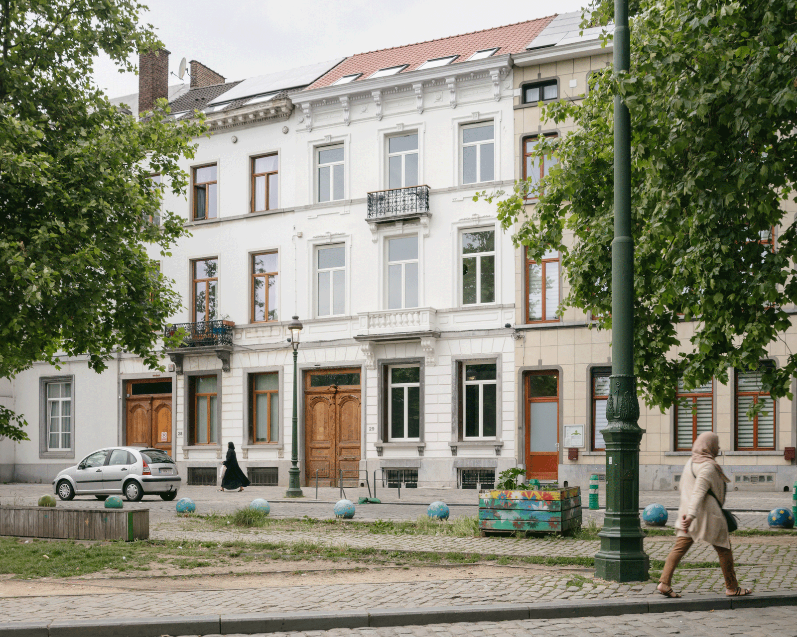 Street view of the retained historic townhouse frontage