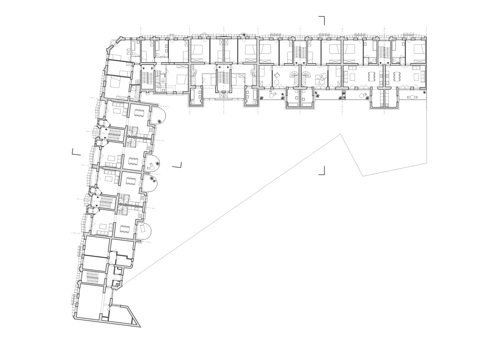 Ground-floor plan of units along the L-shaped perimeter