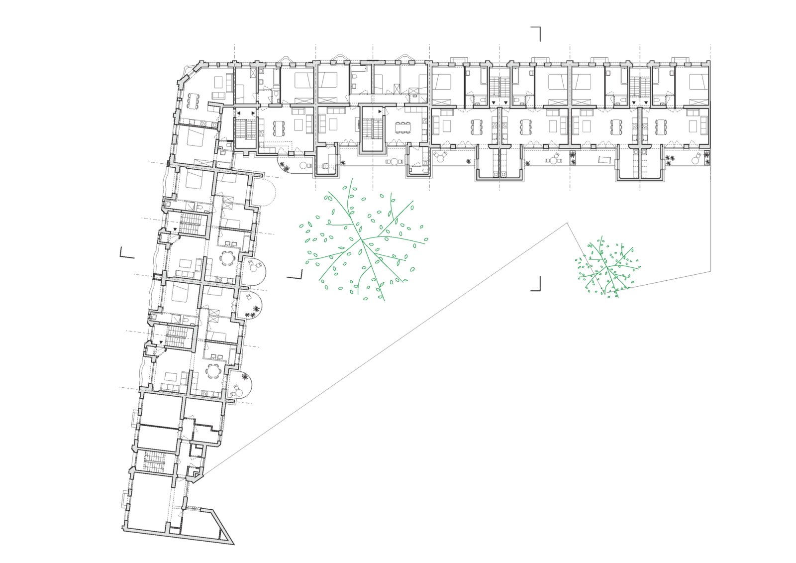 Upper floor plan of apartments wrapping the shared courtyard