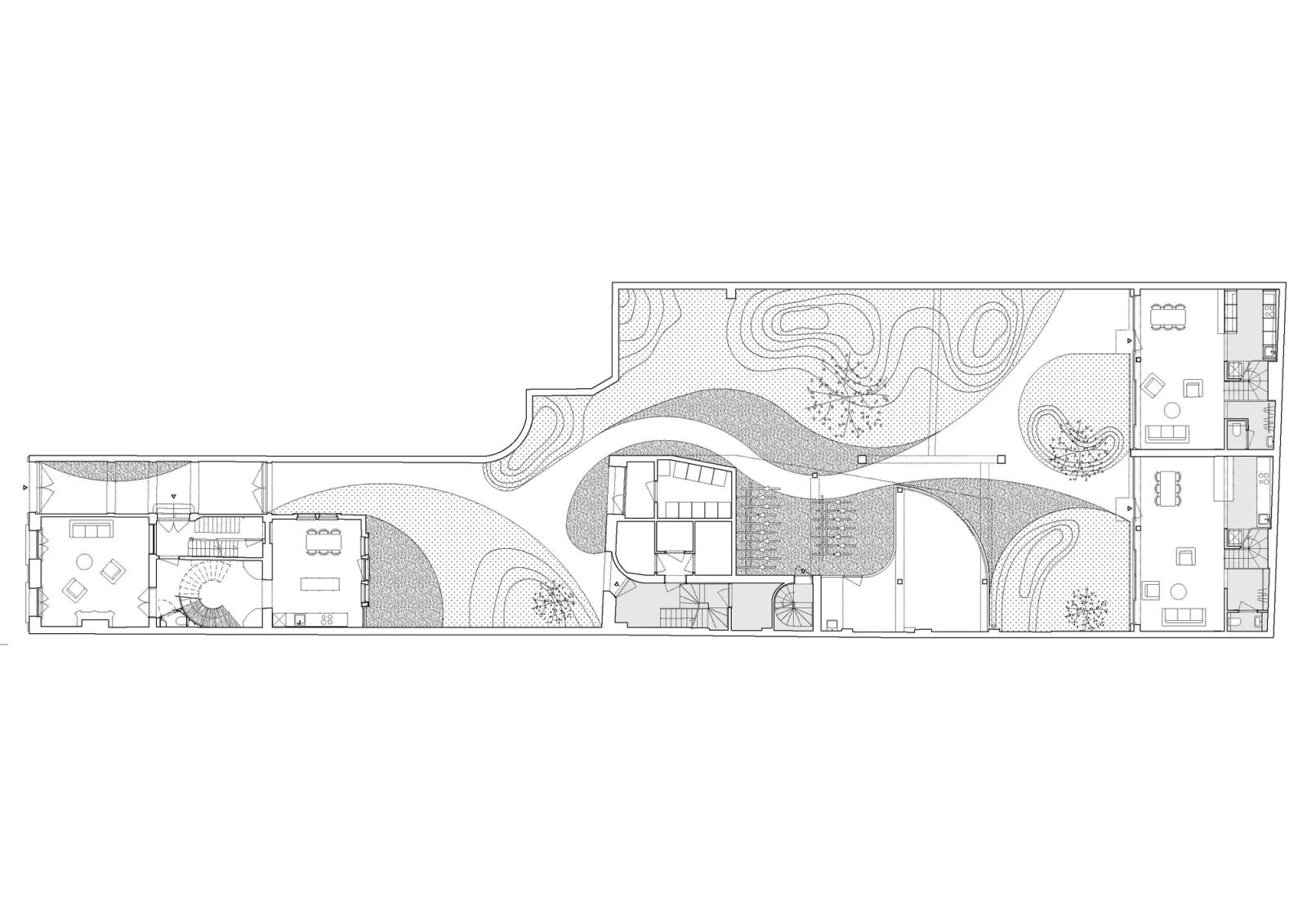 Long ground plan organized around a landscaped central courtyard