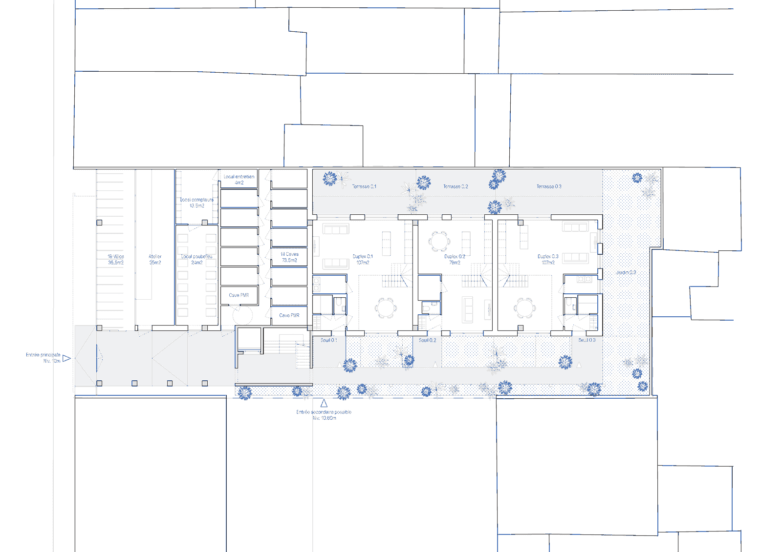 Ground-floor plan with flexible rooms organized by a structural grid