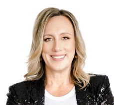 Carrie Moreau, columnist