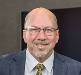 Dan Elzer, columnist