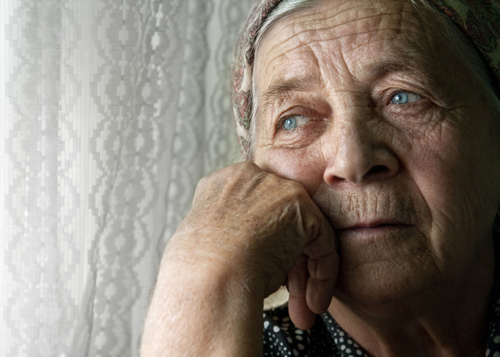 An elderly woman, representing the Holocaust survivors JFS Orlando serves