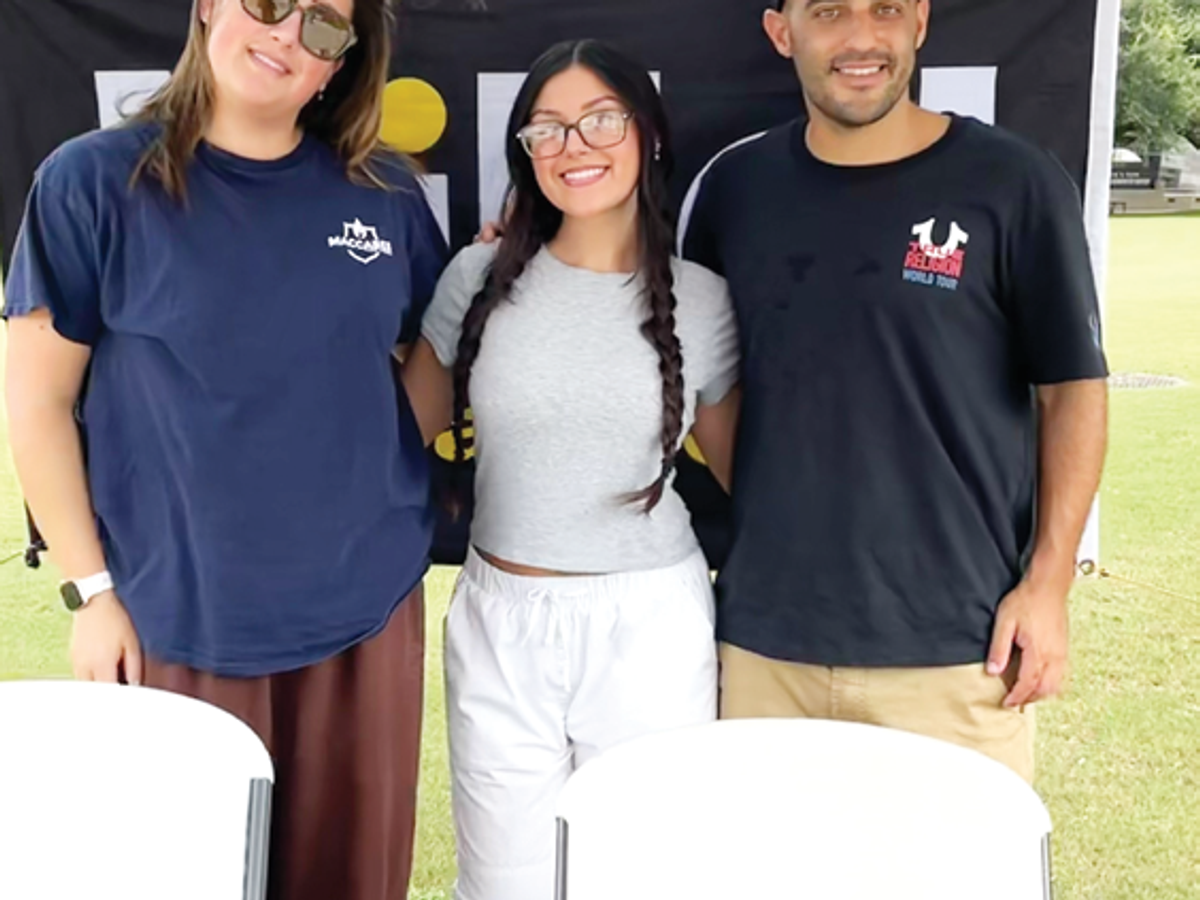 Central Florida Hillel students and staff