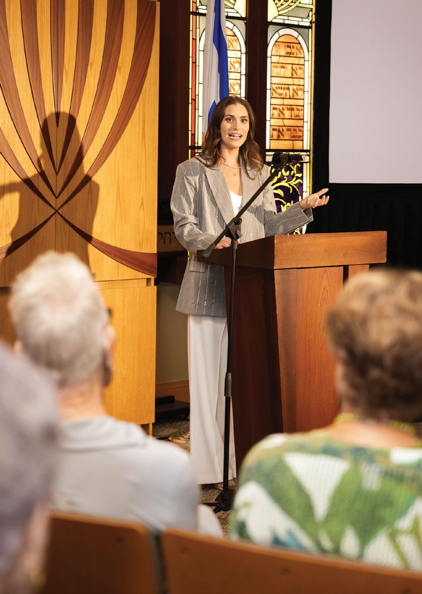 Speaker Adela Cojab shares her story.