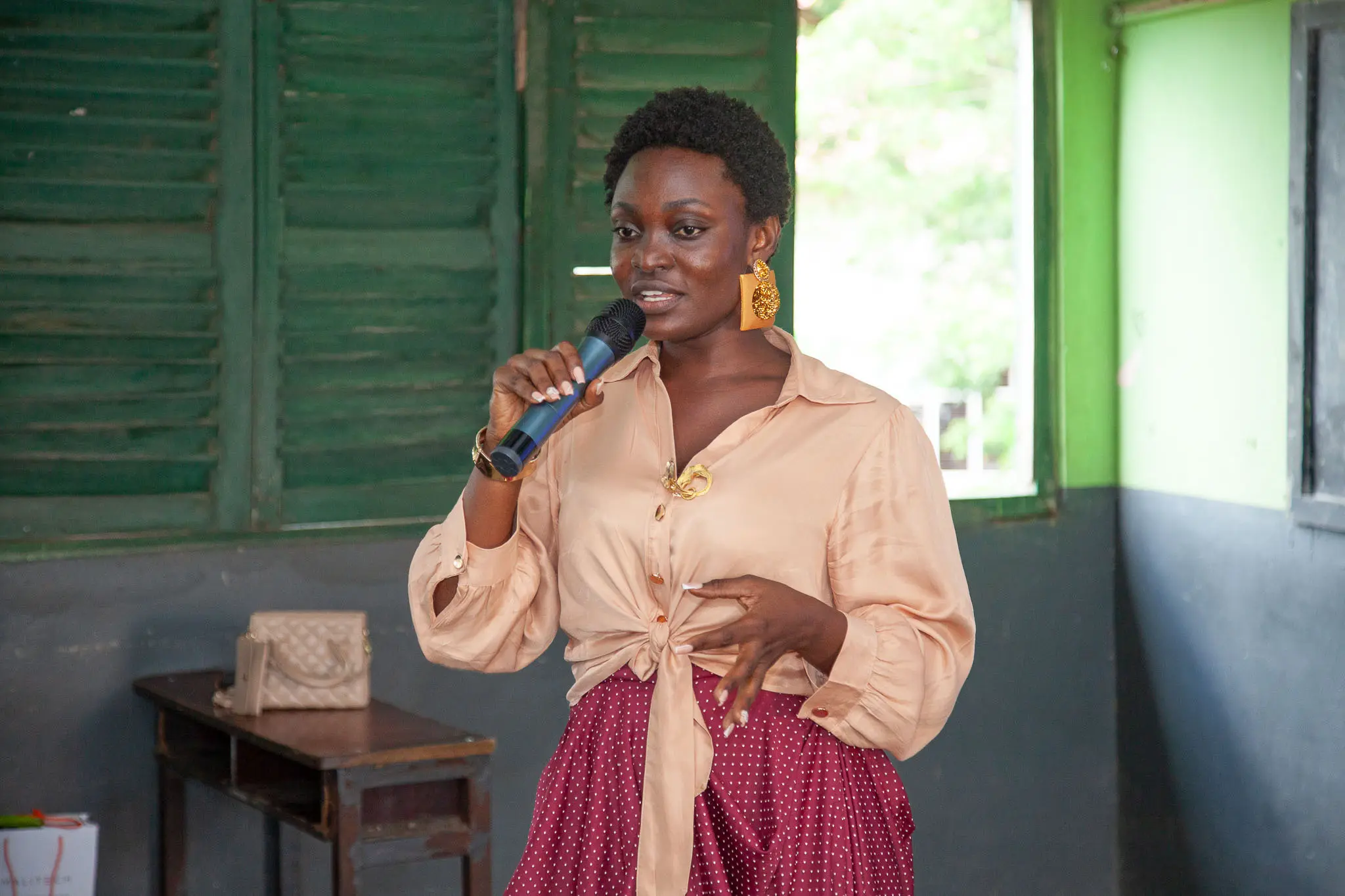 Anita addressing the students