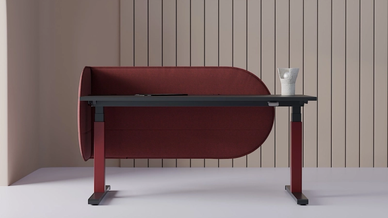 Frontalansicht eines L-Shape-848-screen mit Seitenteil und durchlaufender Blende unter der Tischplatte.