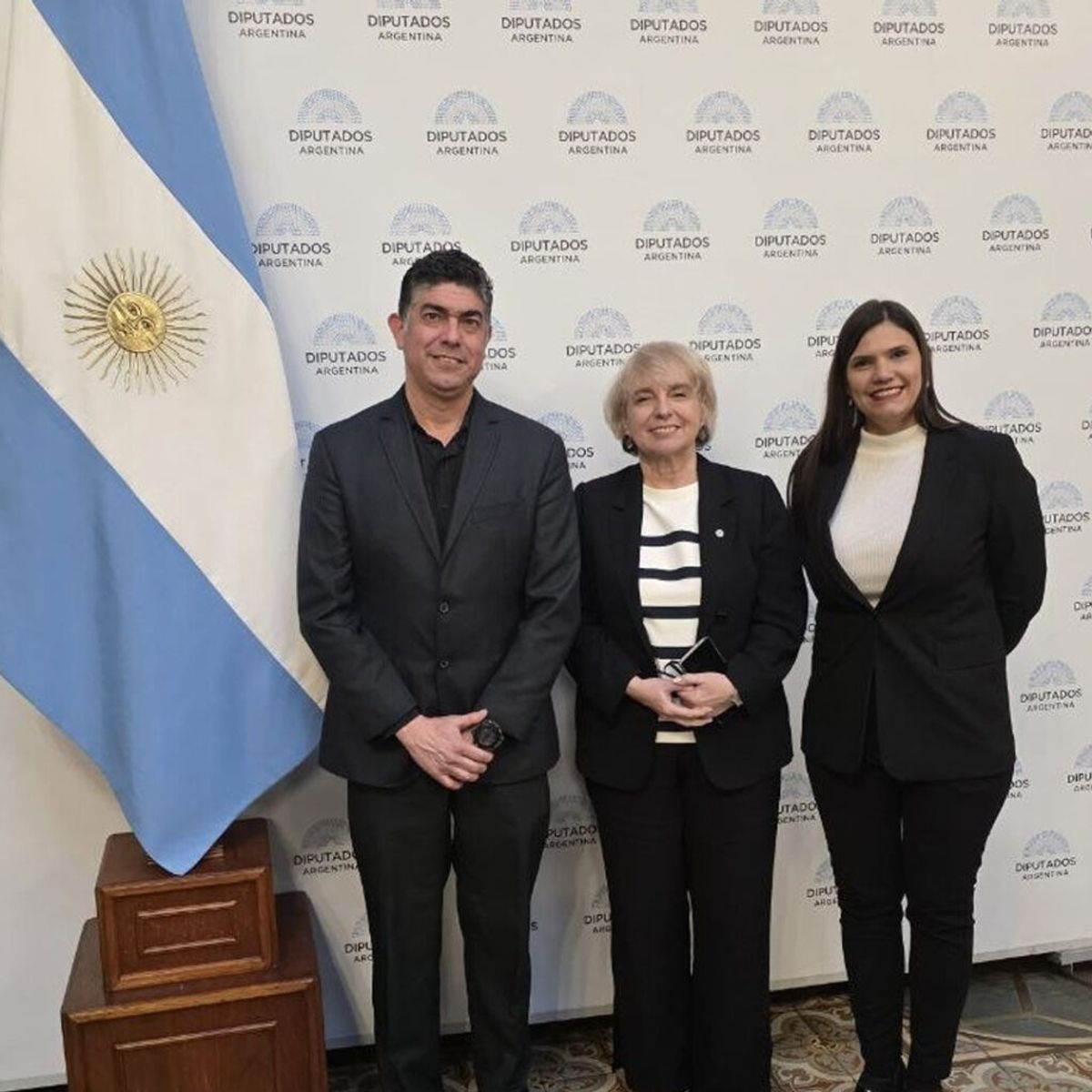 Equipo AVBA en el Congreso con el Grupo Parlamentario de Amistad con Venezuela y la diputada Silvana Giudici
