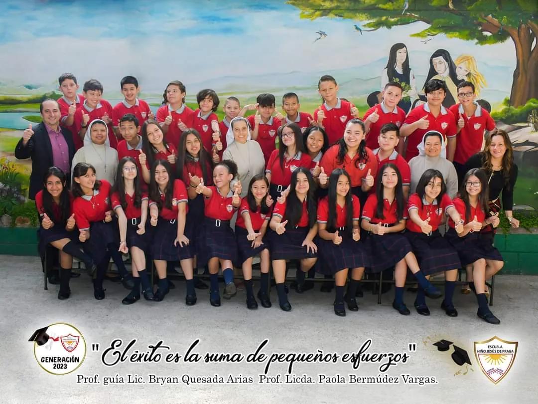 Fotografía de generación 2 de Generaciones de la institución