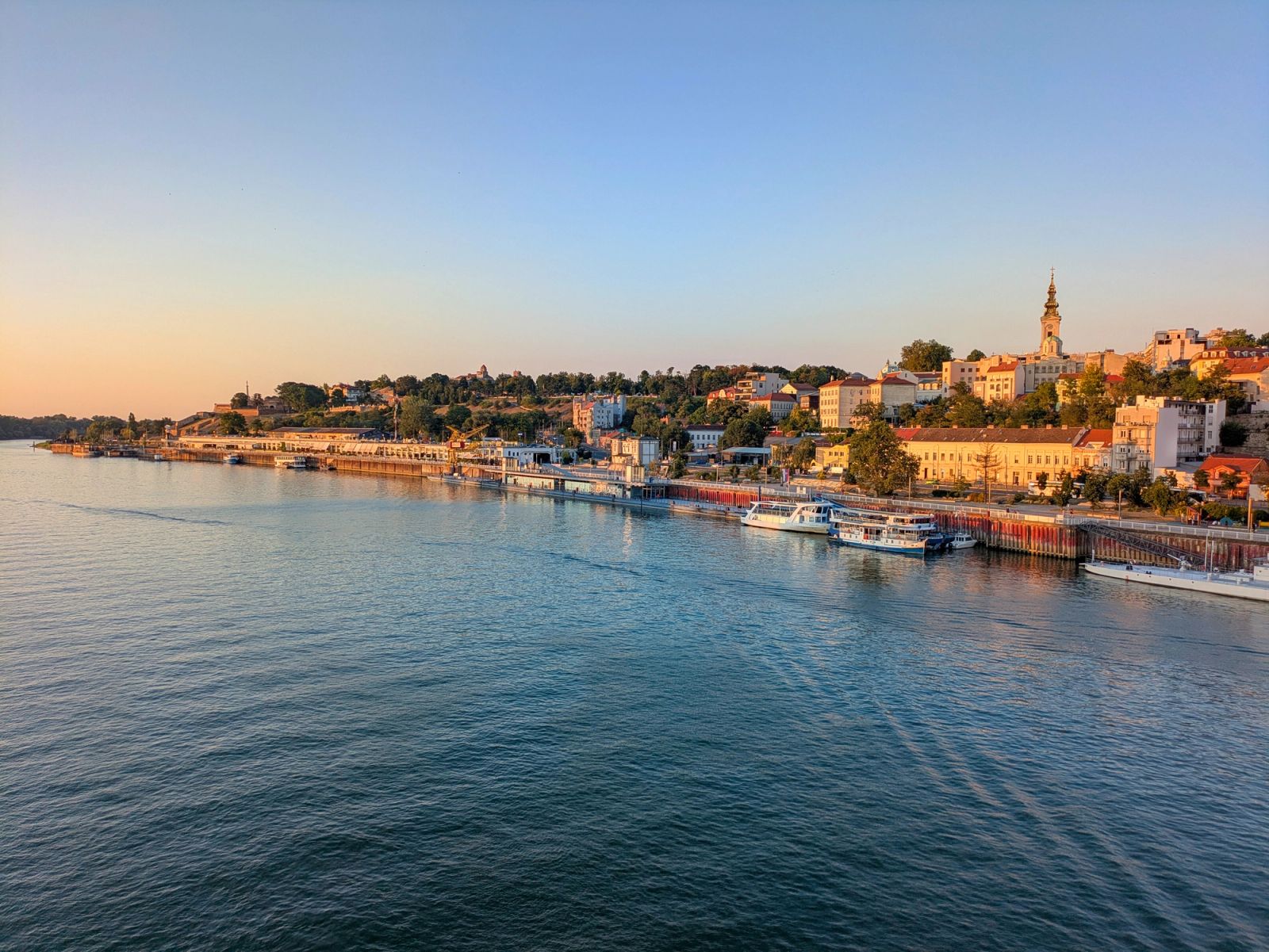 Panorama Beograda sa reke Save