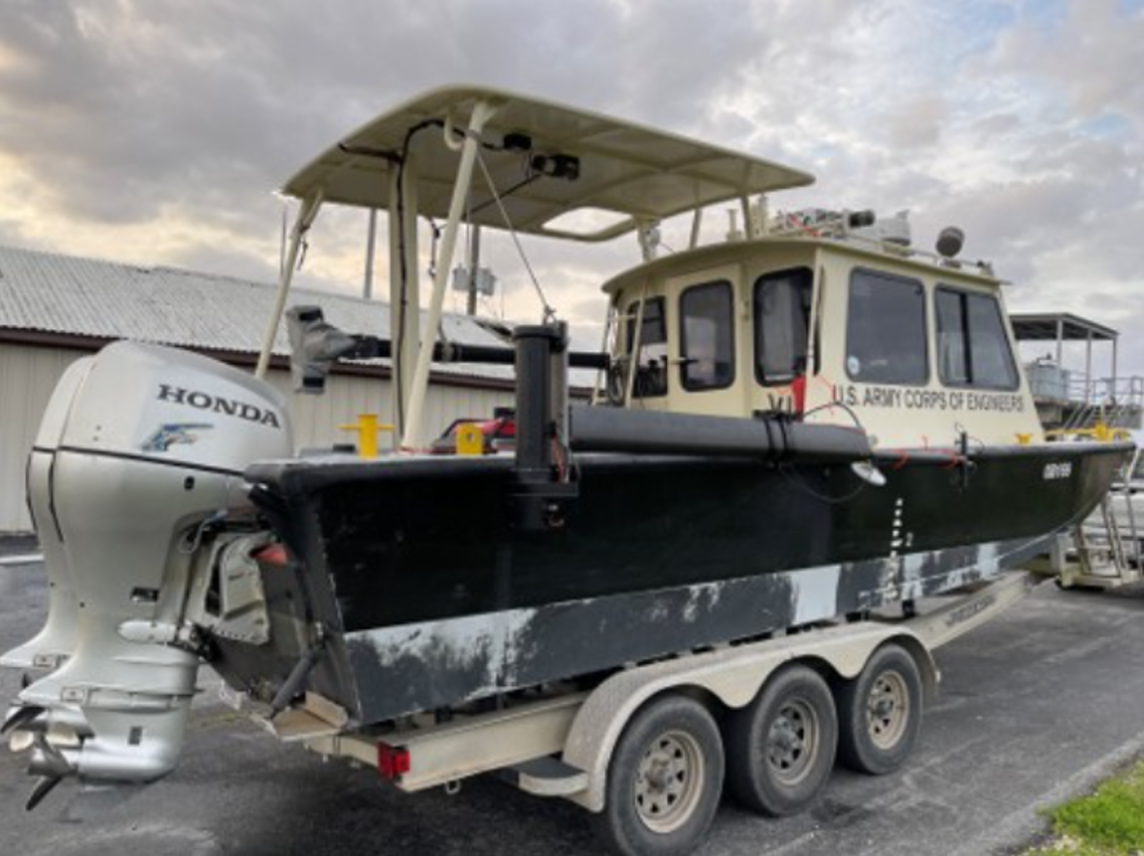 USACE survey vessel used during the Calcasieu River work. The compact sonar package supports rapid mobilisation on vessels of opportunity with the PORTUS Pole System