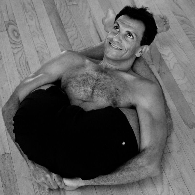 Galavasana flying pigeon arm balance