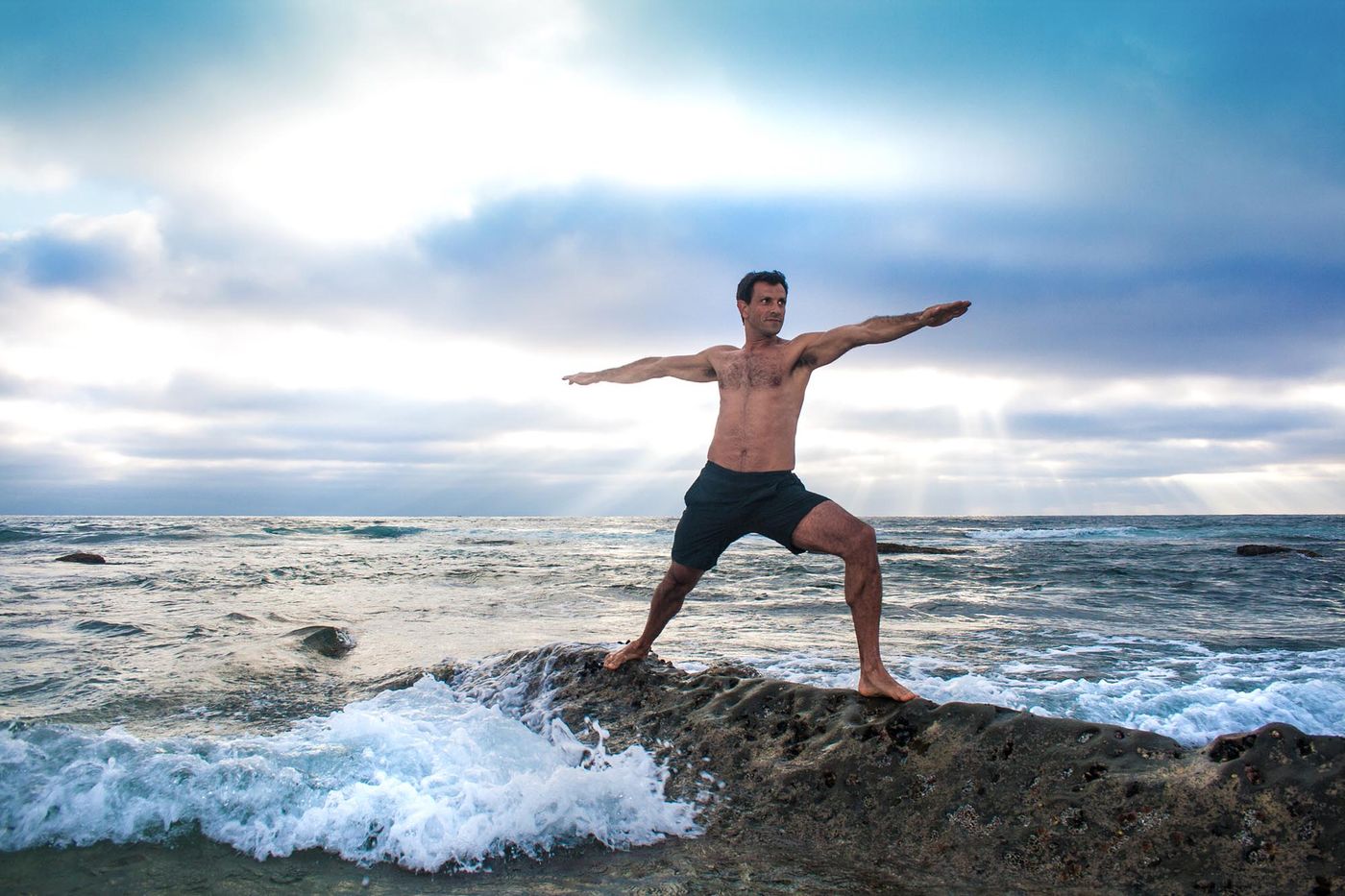 Bhujapidasana shoulder-squeezing arm balance