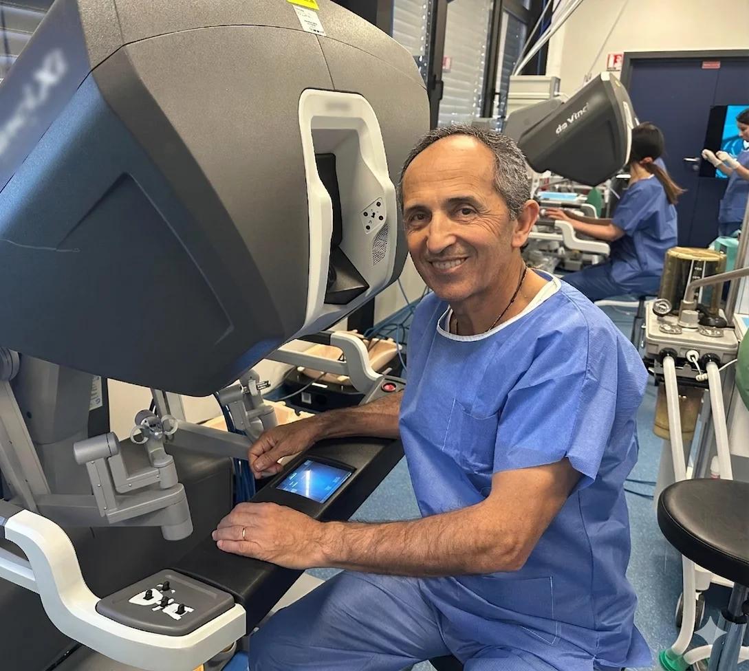 Dr. Benzakour
