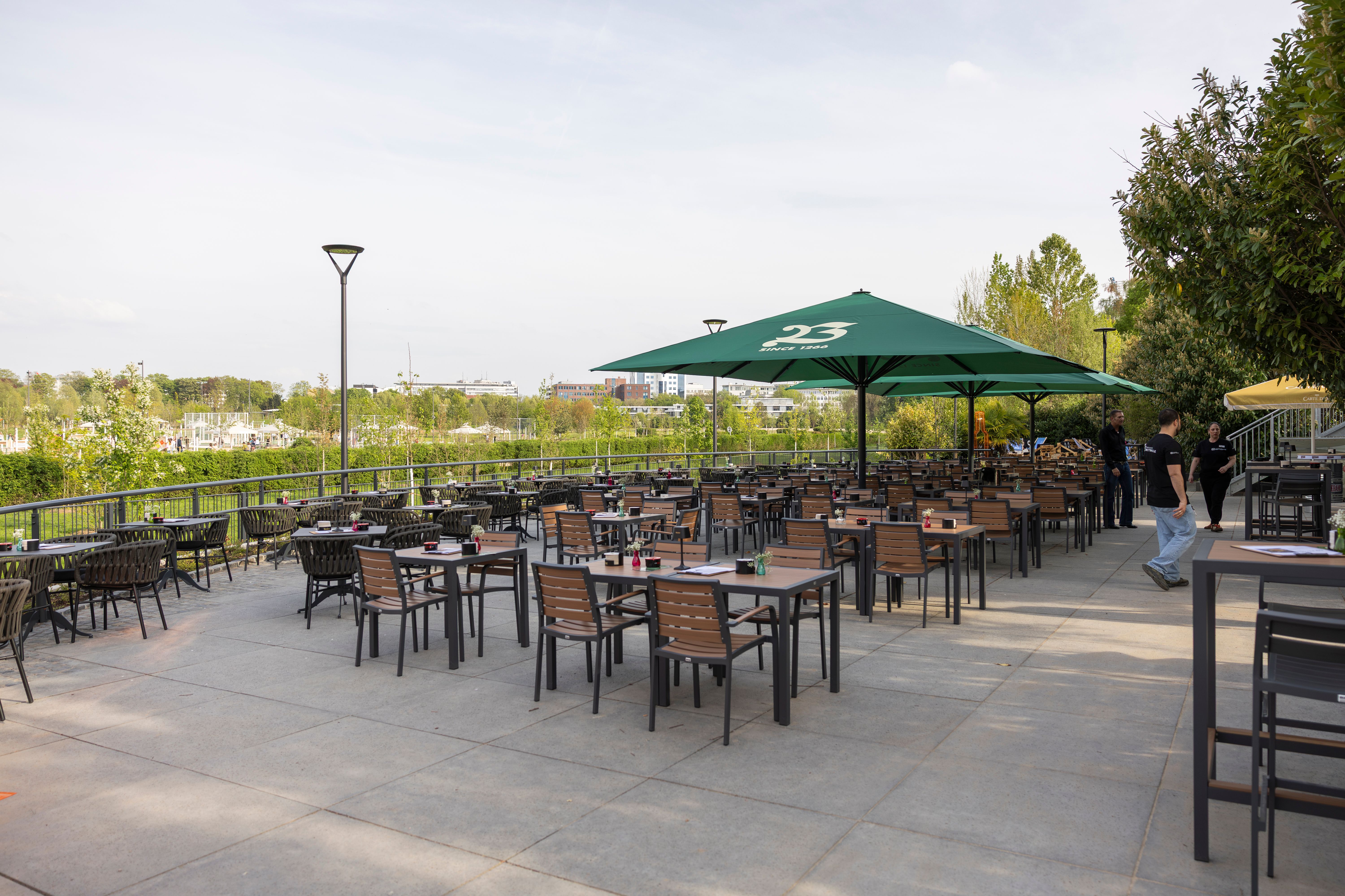 Biergarten Terrasse der Wetthalle