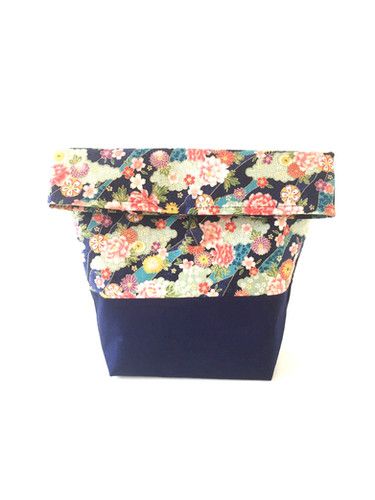Trousse/panier bleu et fleurs multicolores