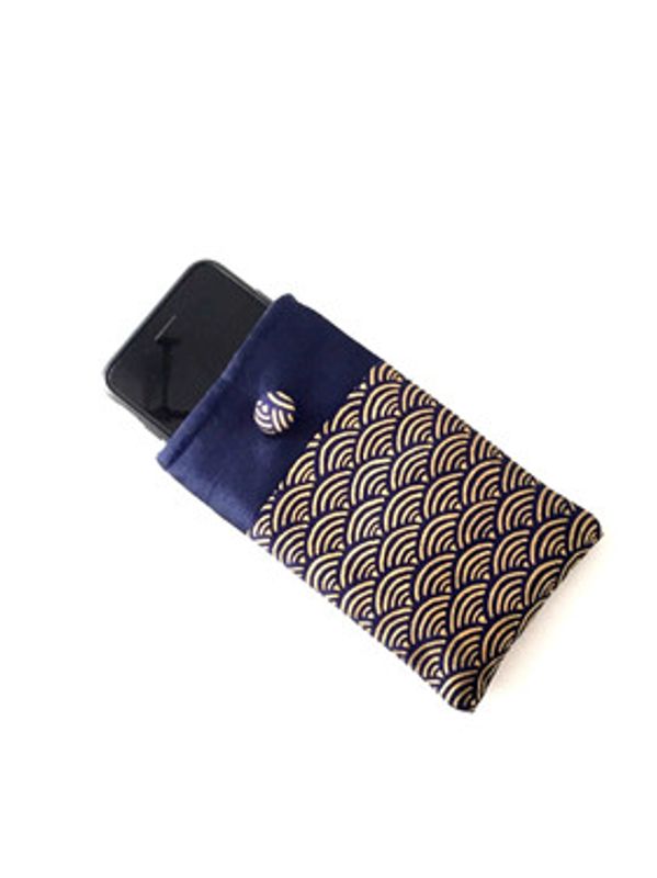 Etui  téléphone  seigaiha or