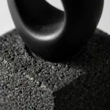 Escultura Abstracta Fluida Negra - vista 3