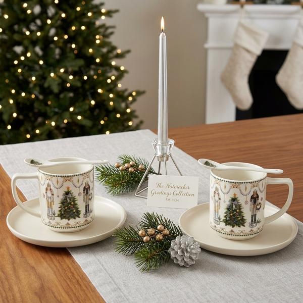 Set Navideño de Tazas y Cucharas Cascanueces