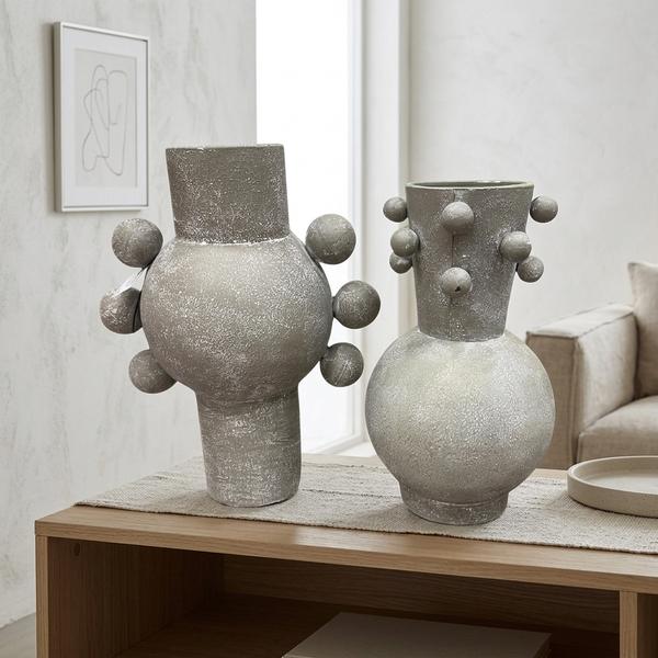 Jarrón  gris textura porosa grande en resina - Imagen 1