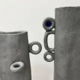 Jarrón grande gris raton en ceramica tallado con errajes - vista 4