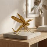 Escultura Libélula Imperial Dorada - vista 1
