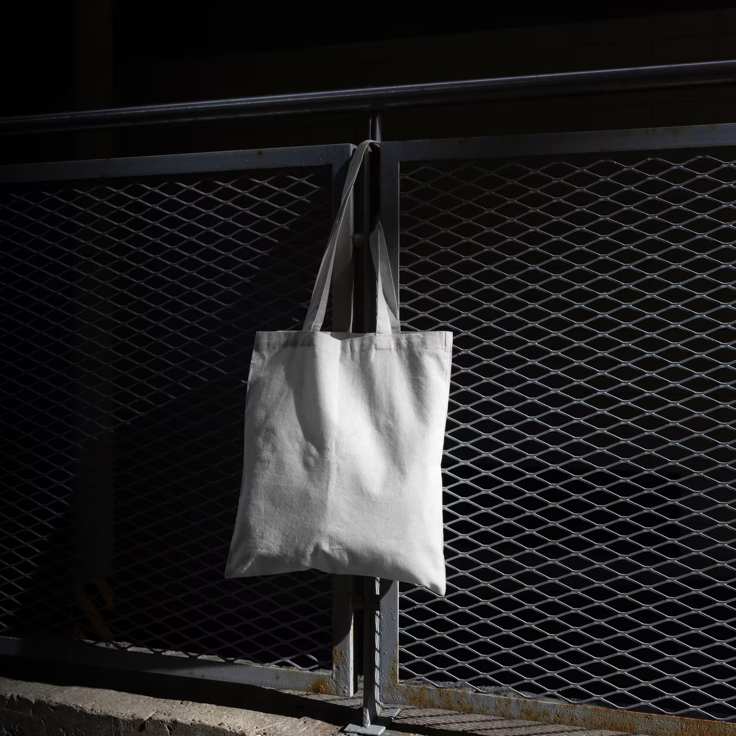 RAW - Free Tote Bag Mockup