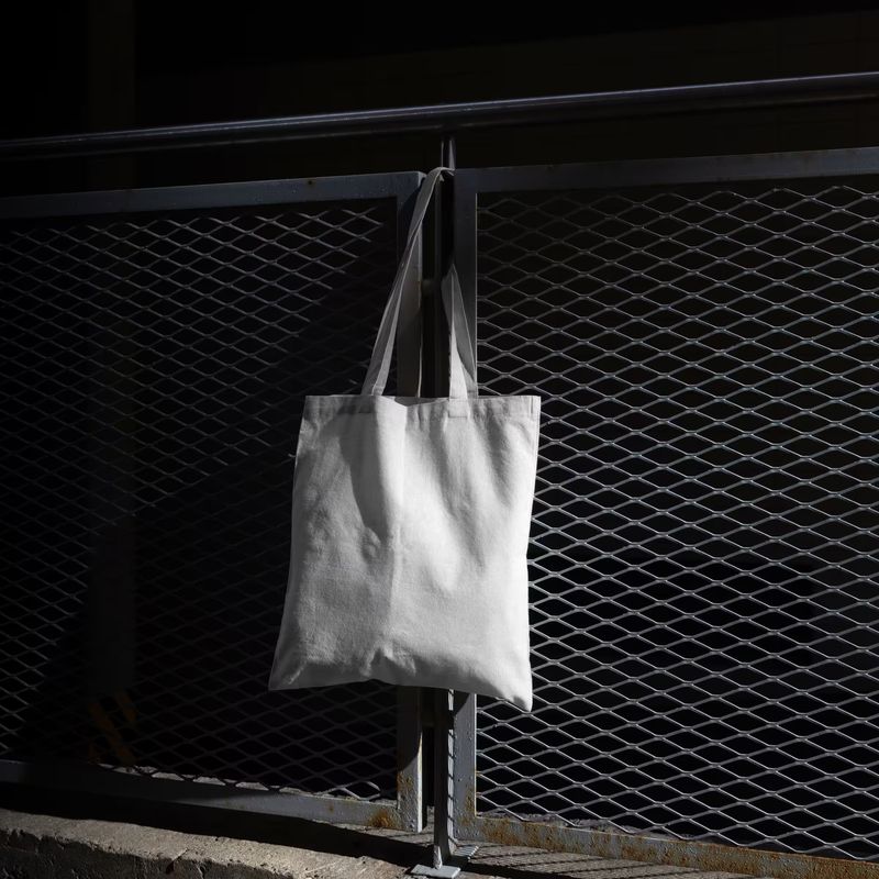 RAW - Free Tote Bag Mockup