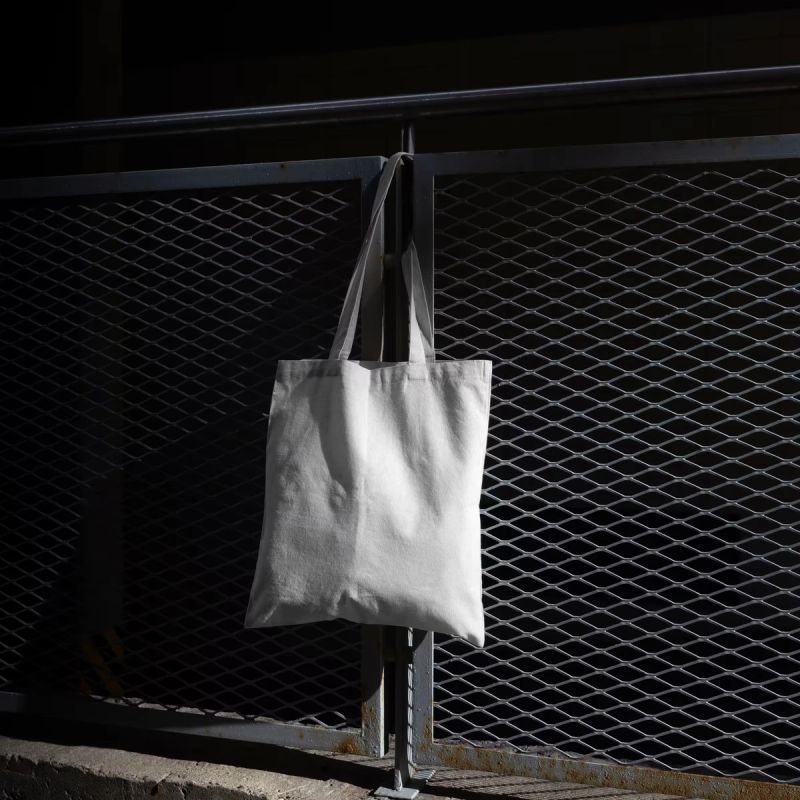 RAW - Free Tote Bag Mockup