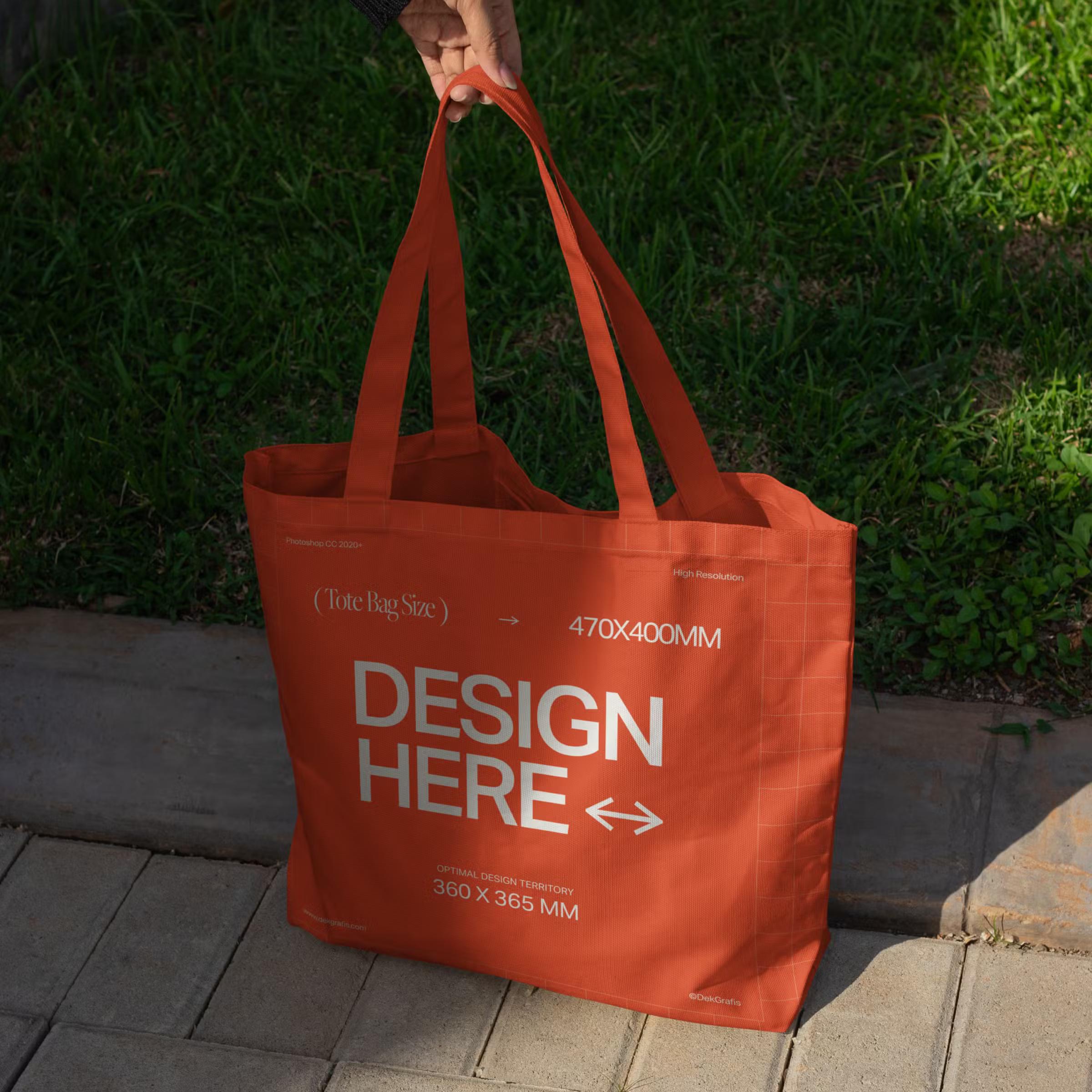 1 Realistic Tote Bag Mockups